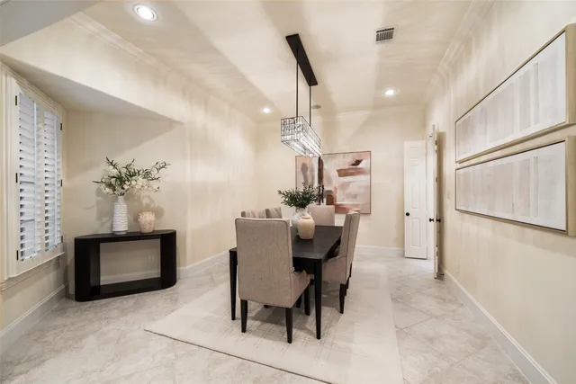 $1,500,000 | 7 Moatwood Court, The Woodlands, TX 77382