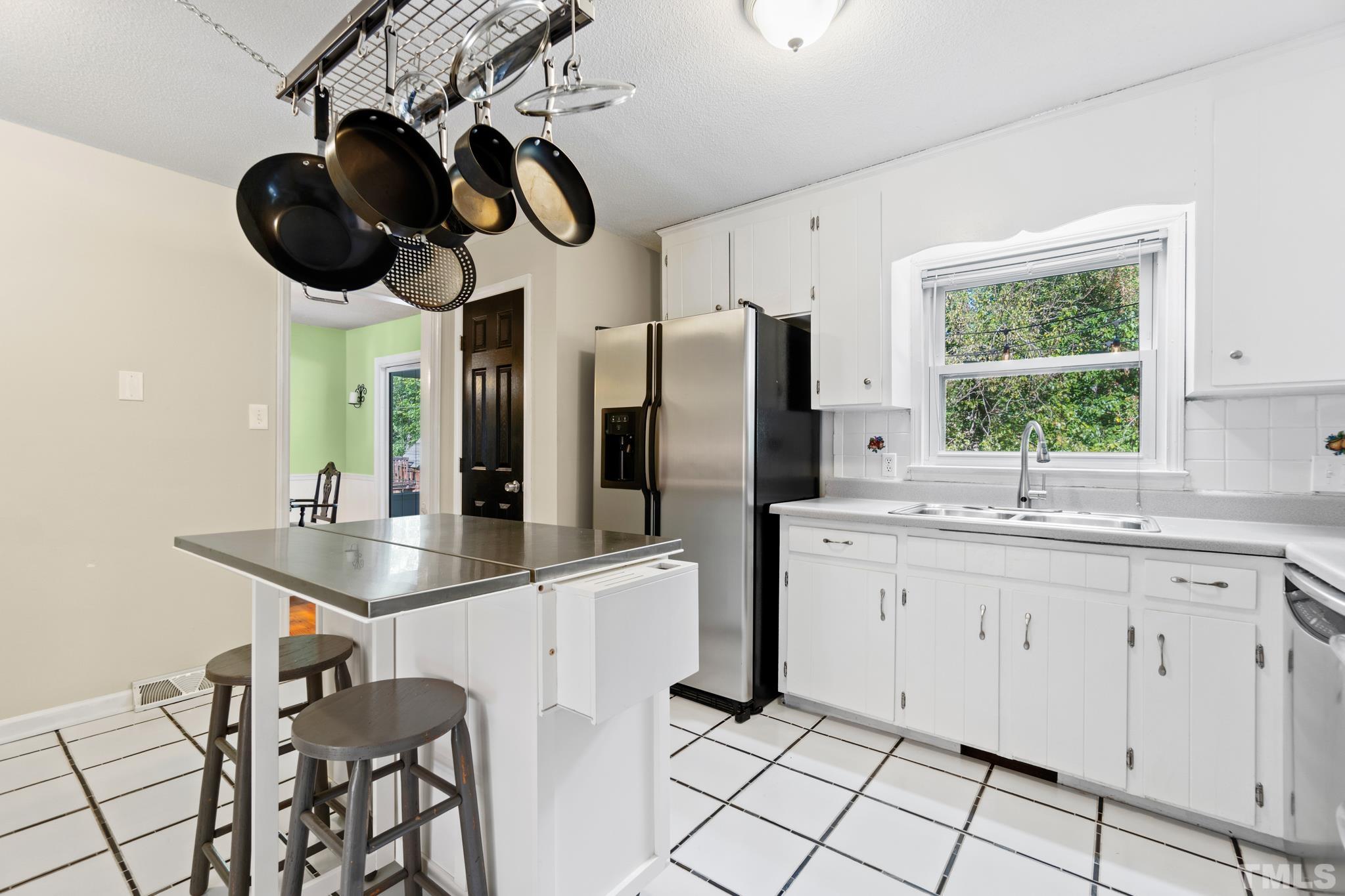 5305 Old Forge Circle Raleigh, NC 27609 - Photo 7 of 24
