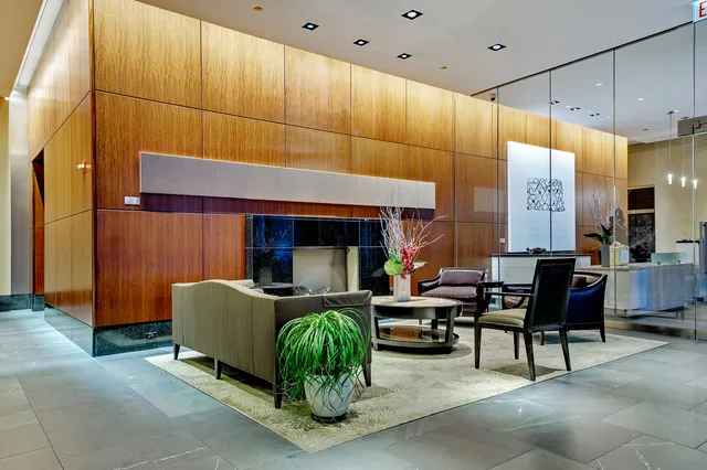 $1,500,000 | 130 North Garland Court, Unit 1411, Chicago, IL 60602