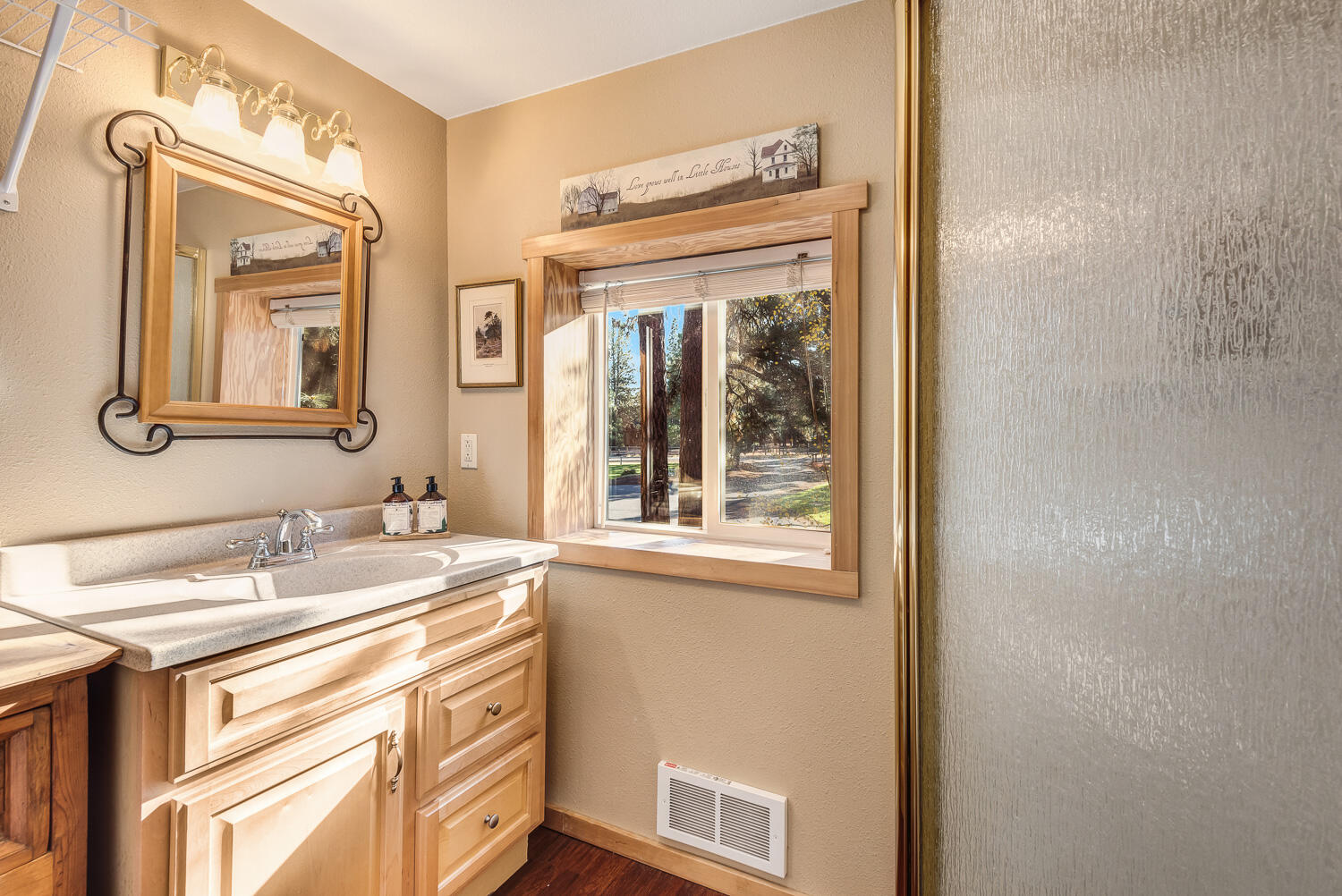 15630 Trapper Point Road Sisters, OR 97759 - Photo 53 of 67 54