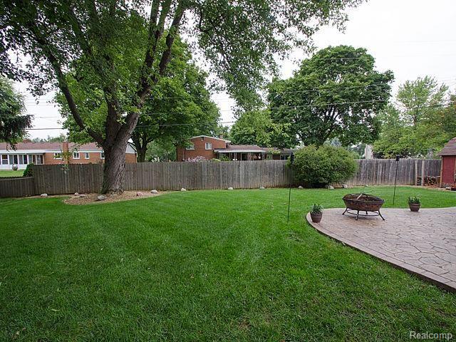 2139 Metzner Road Walled Lake, MI 48390 - Photo 9 of 29 8_16.jpg