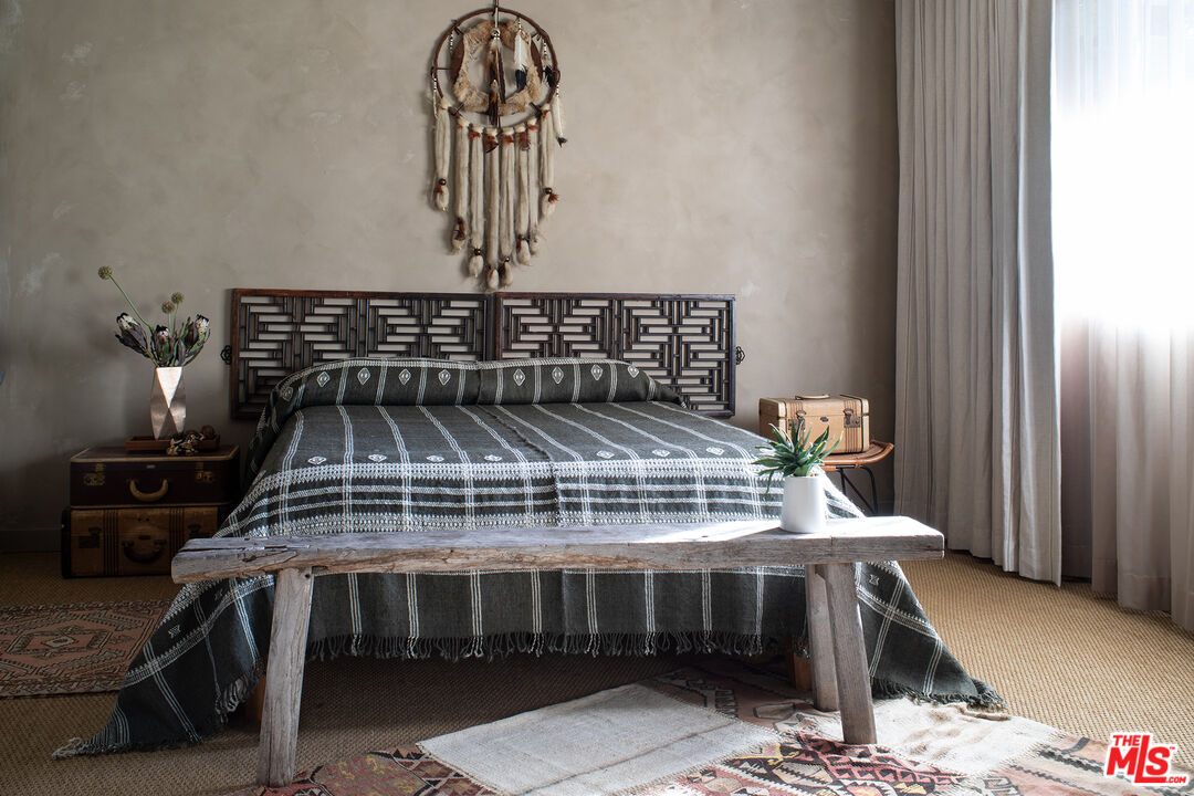 243 Taos Road Altadena, CA 91001 - Photo 24 of 32 a view of a livingroom with furniture
