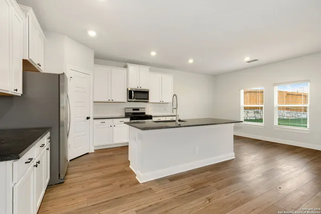 $399,900 | 6311 Nubuck Branch, Converse, TX 78109