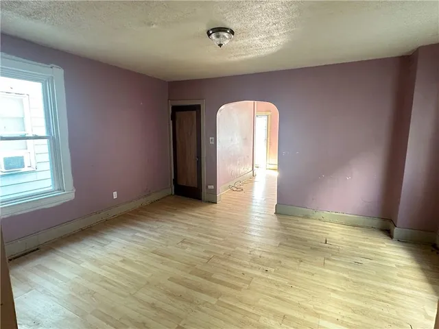 a view of empty room with window