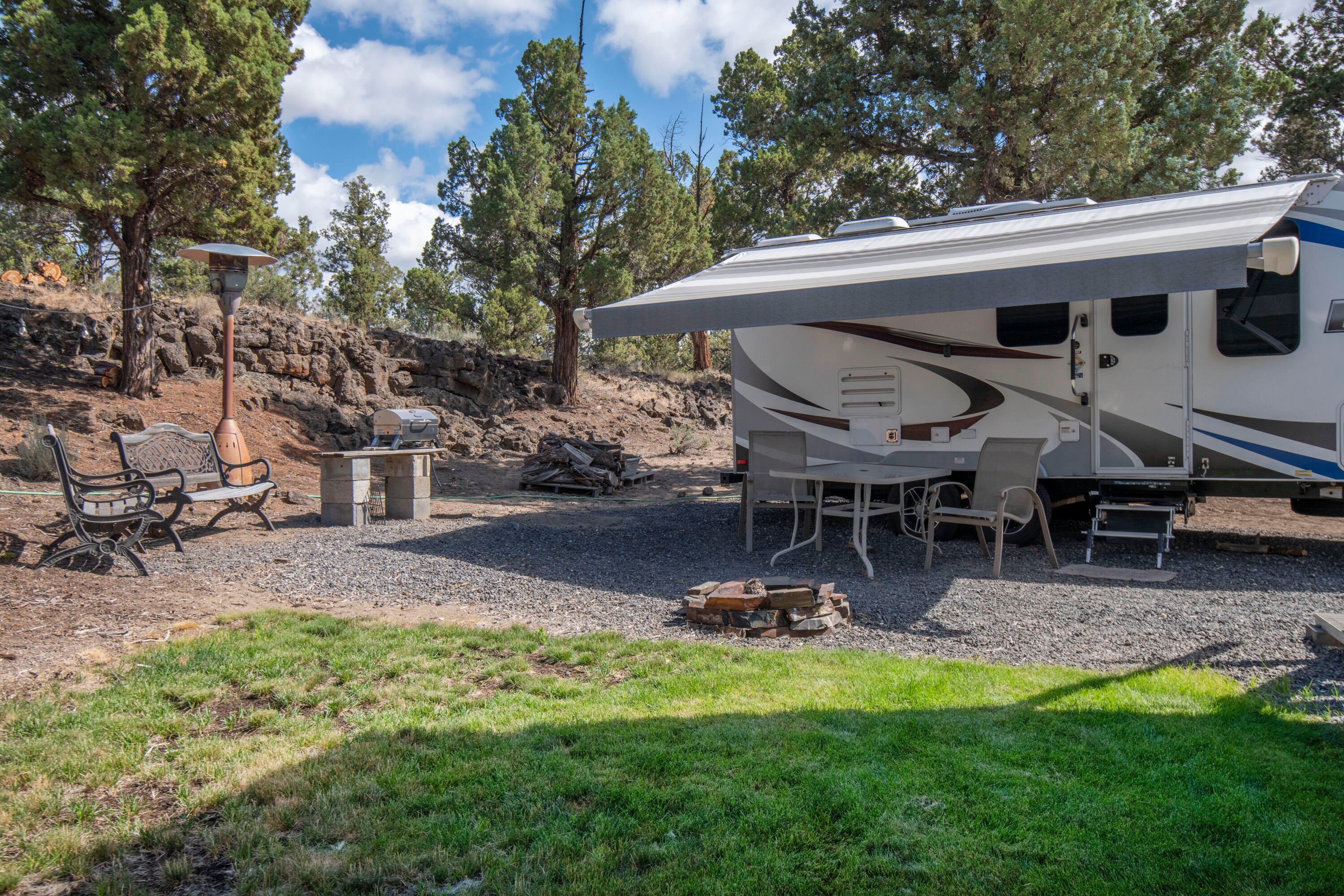 64401 Deschutes Market Road Bend, OR 97701 - Photo 24 of 37 64401 Deschutes Market Rd - 24