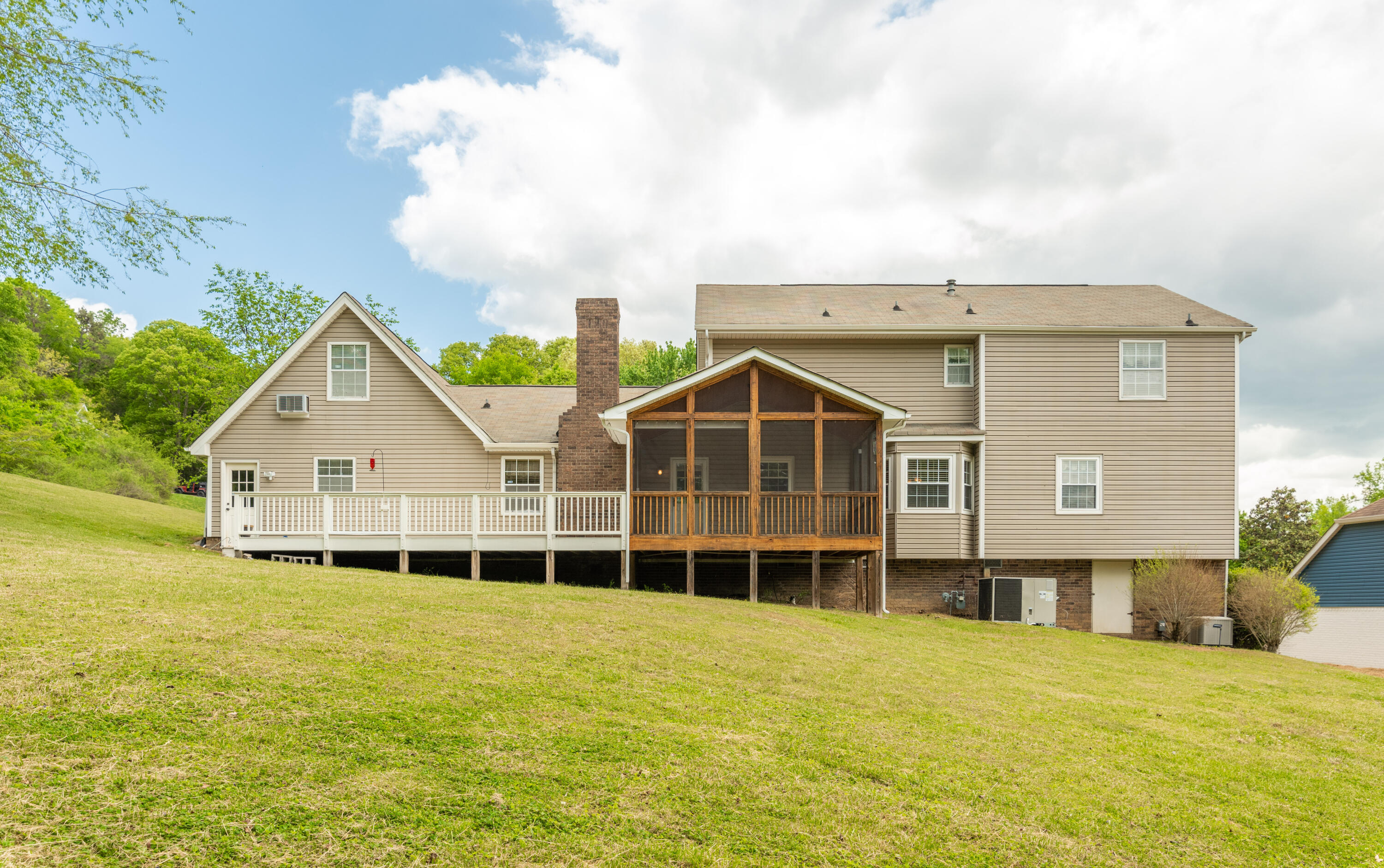 1703 Little Ridge Road Hixson, TN 37343 - Photo 27 of 53 Screened Porch