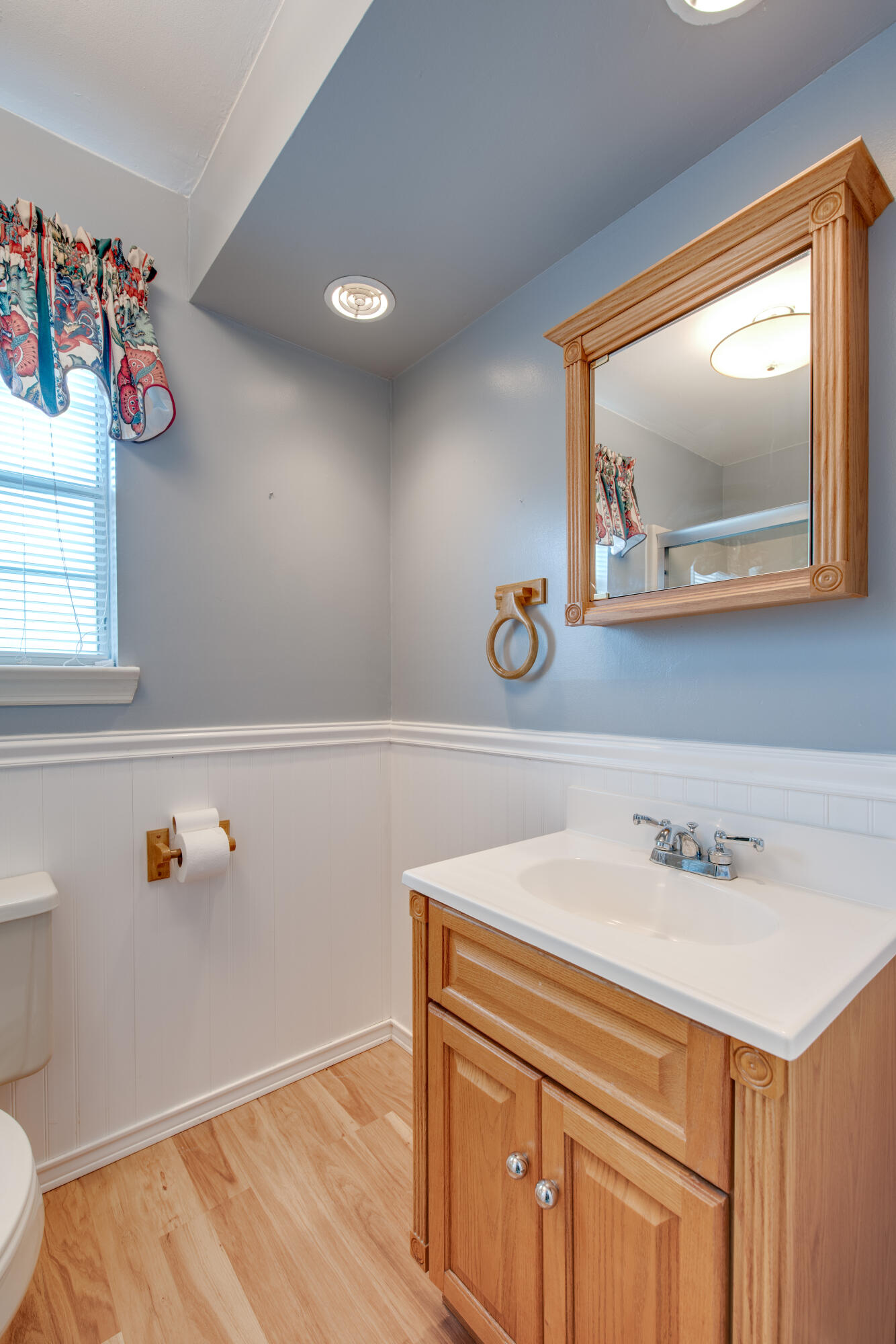 1703 Little Ridge Road Hixson, TN 37343 - Photo 32 of 53 Main Level Master Bath