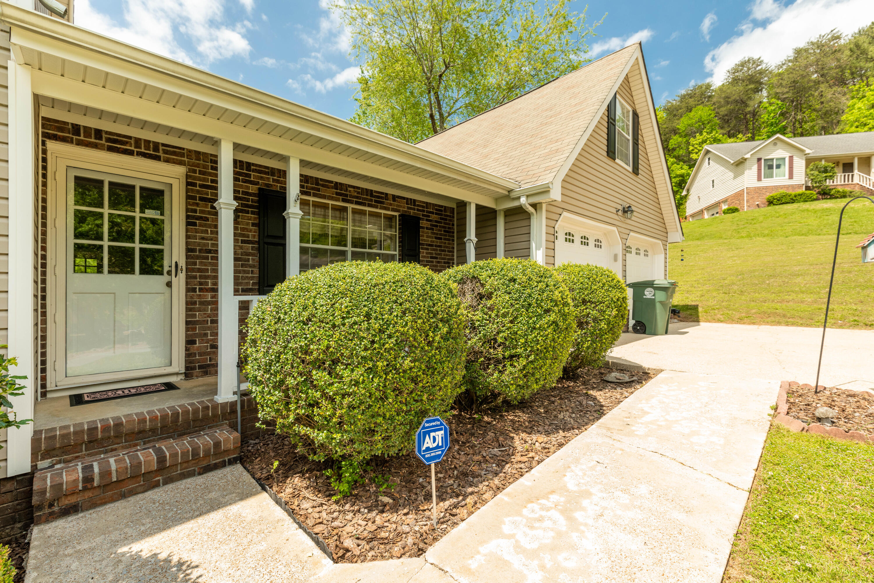 1703 Little Ridge Road Hixson, TN 37343 - Photo 8 of 53 Family Room Entrance