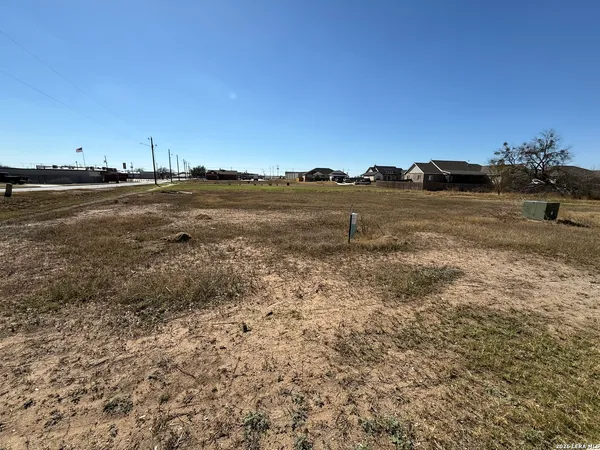 $30,000 | 701 North Dickson Street, Poth, TX 78147