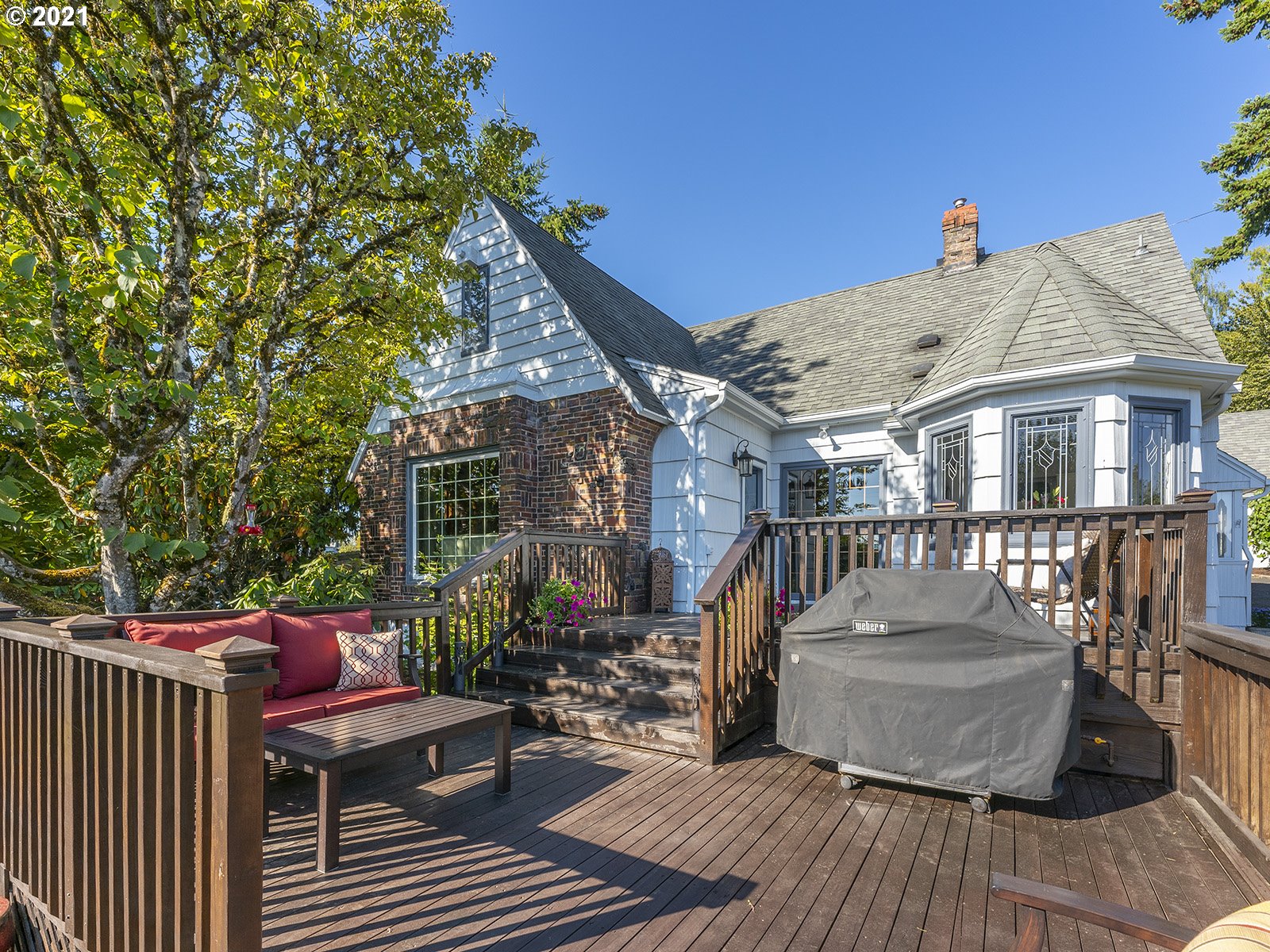 8537 Southeast Barbara Welch Road Portland, OR 97236 - Photo 1 of 32