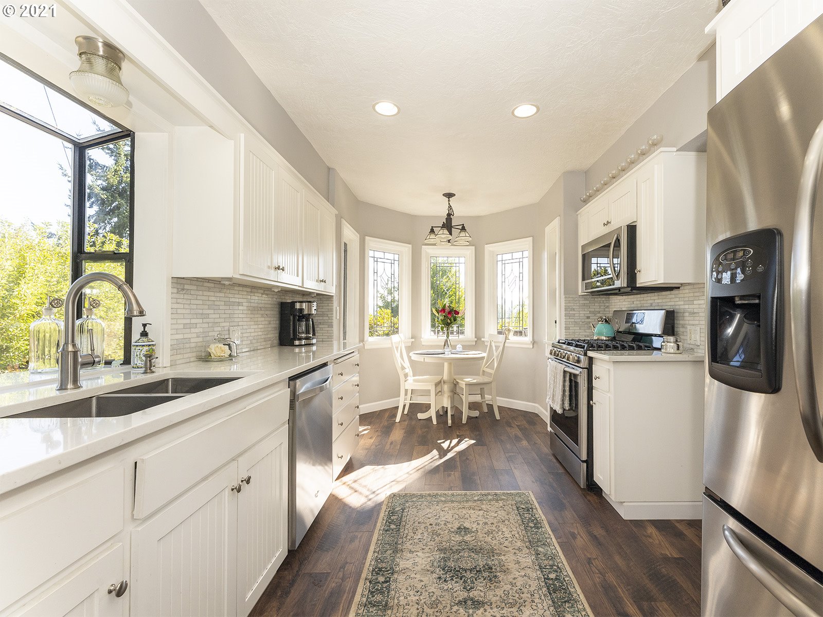 8537 Southeast Barbara Welch Road Portland, OR 97236 - Photo 11 of 32