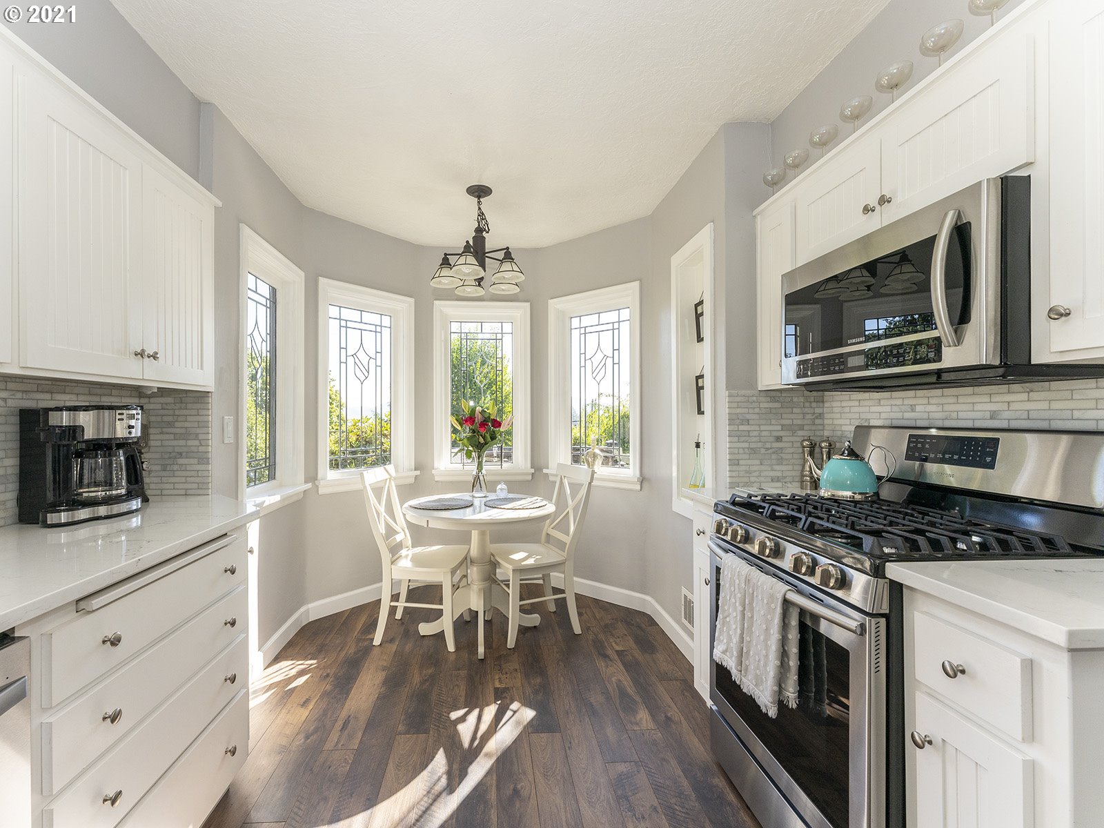 8537 Southeast Barbara Welch Road Portland, OR 97236 - Photo 13 of 32