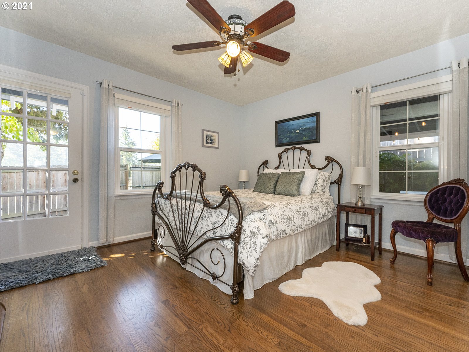 8537 Southeast Barbara Welch Road Portland, OR 97236 - Photo 16 of 32
