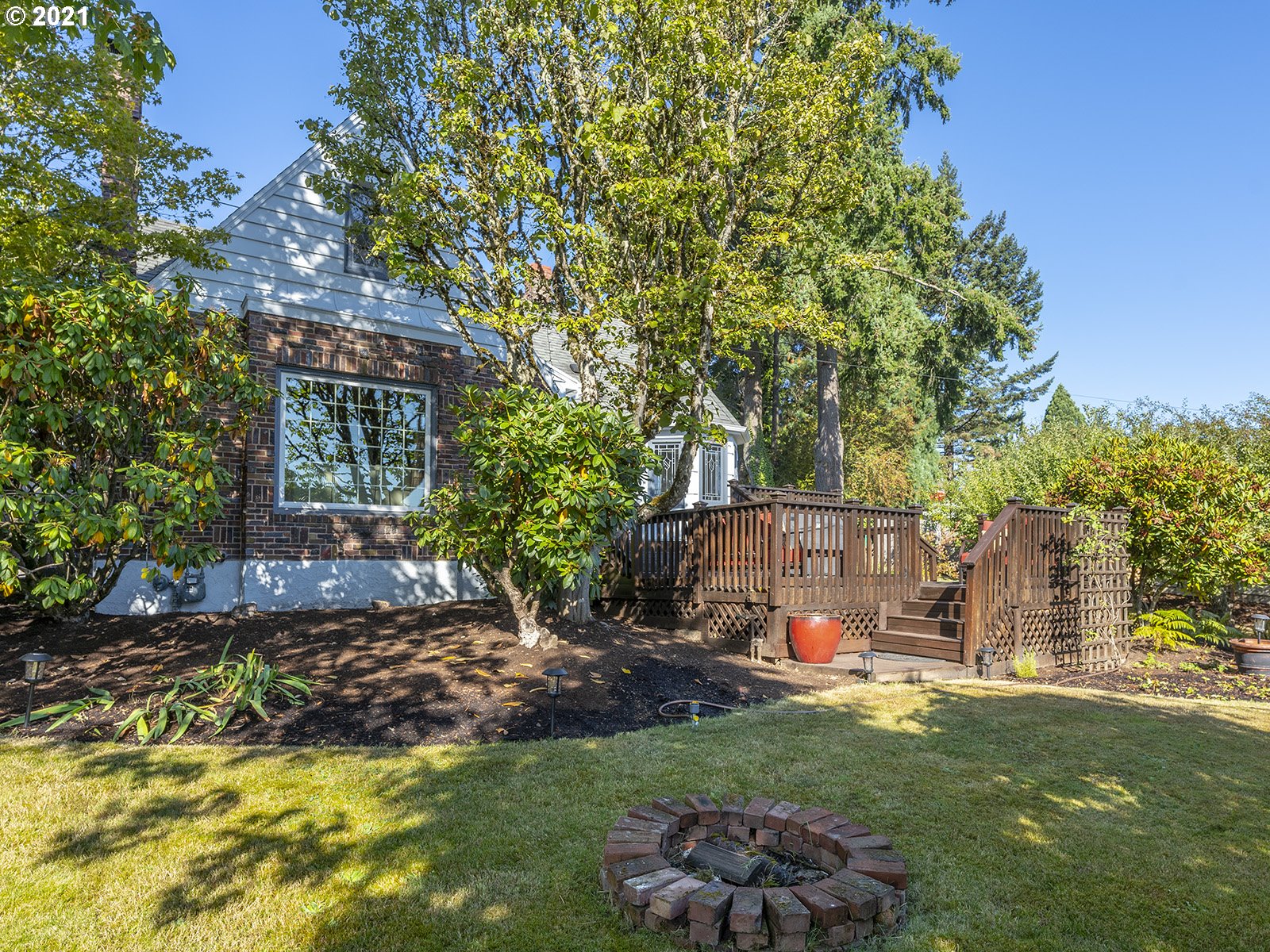8537 Southeast Barbara Welch Road Portland, OR 97236 - Photo 3 of 32
