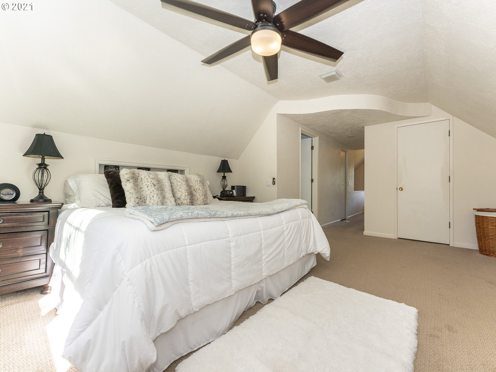 8537 Southeast Barbara Welch Road Portland, OR 97236 - Photo 21 of 32