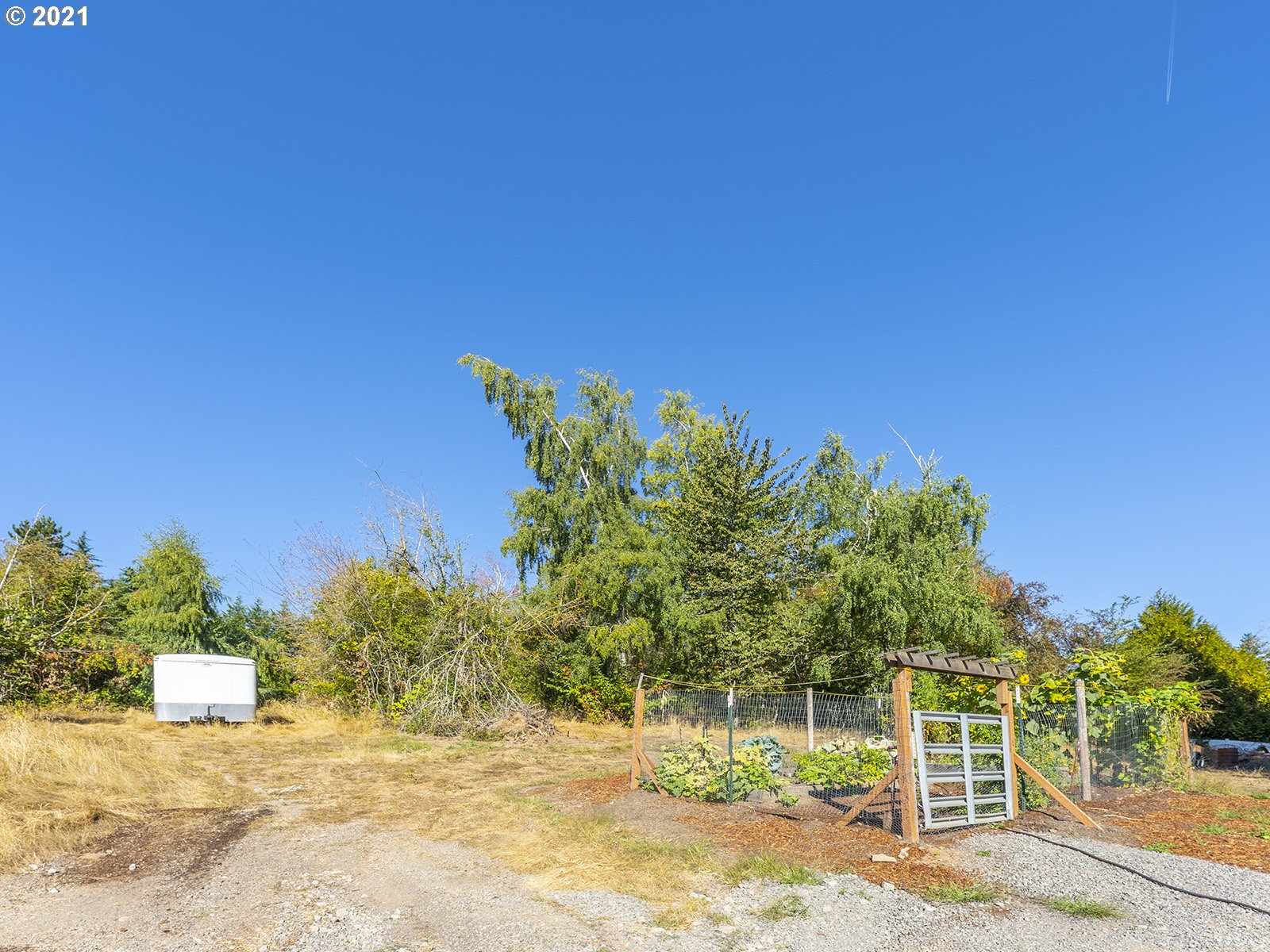 8537 Southeast Barbara Welch Road Portland, OR 97236 - Photo 26 of 32