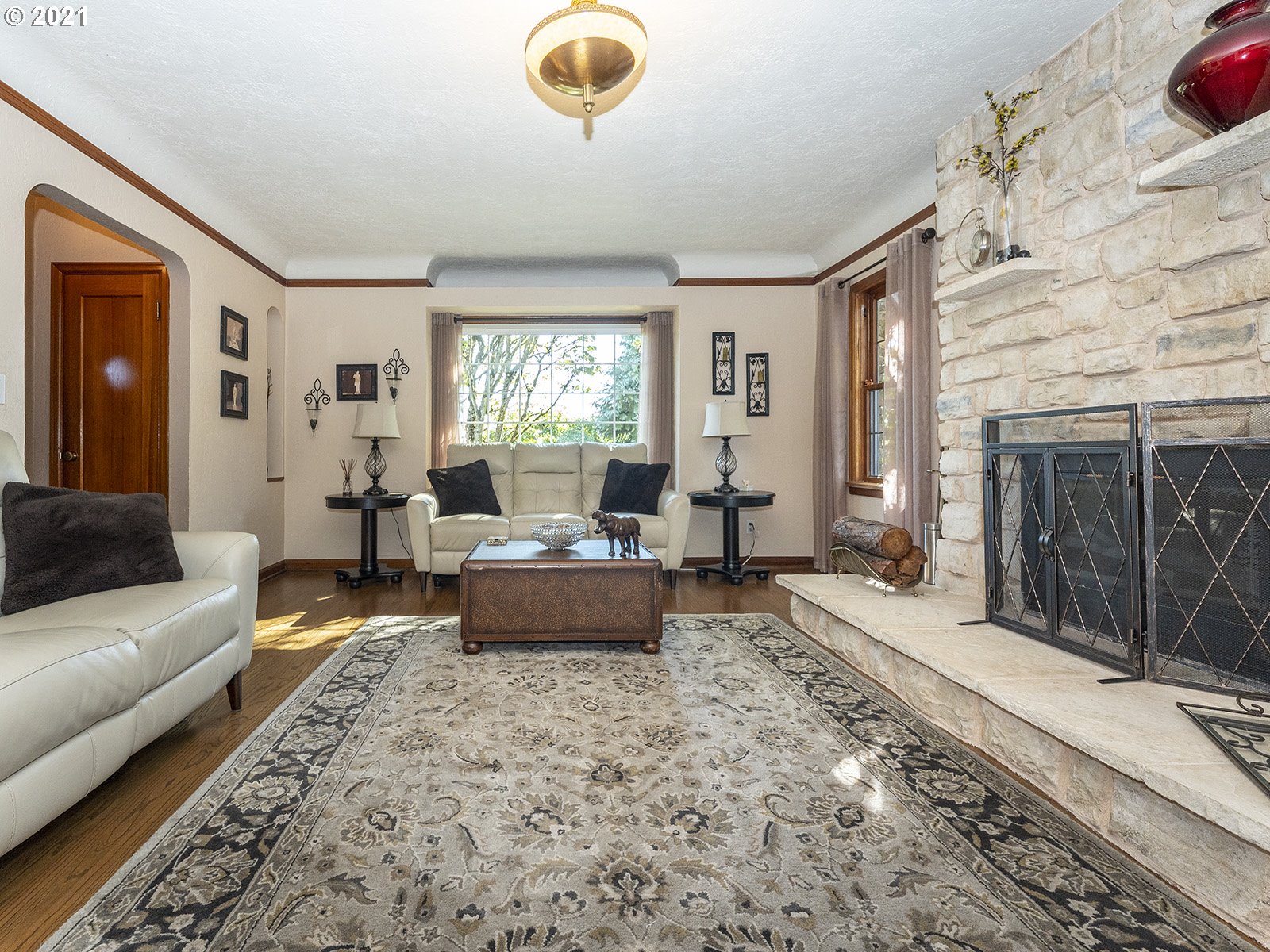 8537 Southeast Barbara Welch Road Portland, OR 97236 - Photo 5 of 32