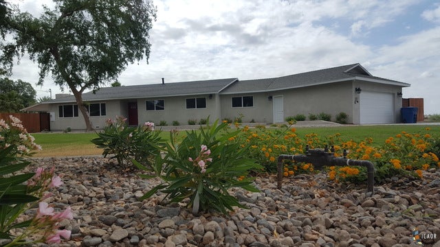 481 Santa Rosa Road El Centro, CA 92243 - Photo 2 of 37 Gallery Image 2