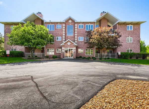 $309,000 | 11535 Settlers Pond Way, Unit 2C, Orland Park, IL 60467