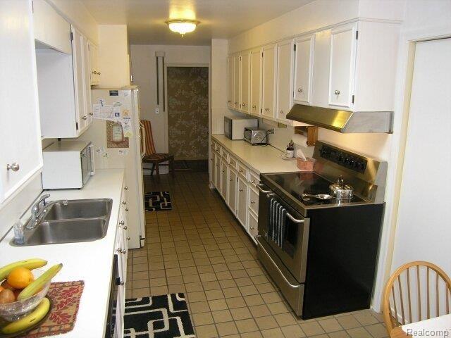 245 Cloverly Road Grosse Pointe, MI 48236 - Photo 8 of 19 Kitchen.jpg