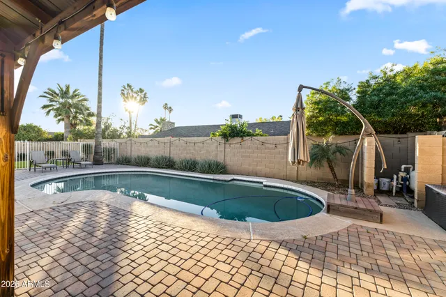 a view of outdoor space and garden
