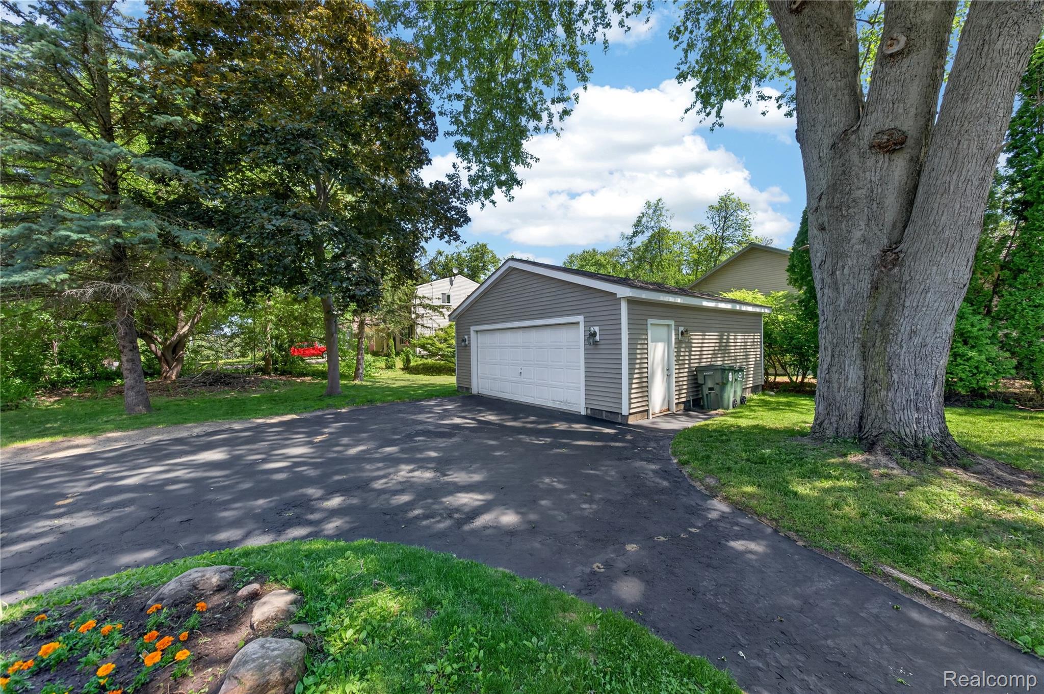 760 Heights Road Lake Orion, MI 48362 - Photo 23 of 24 DSC00519.jpg
