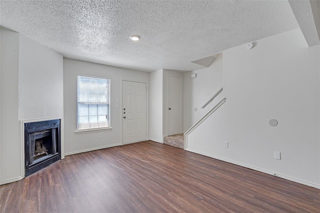 210 Rolston Road, Unit 1 Irving, TX 75060 - Photo 3 of 16