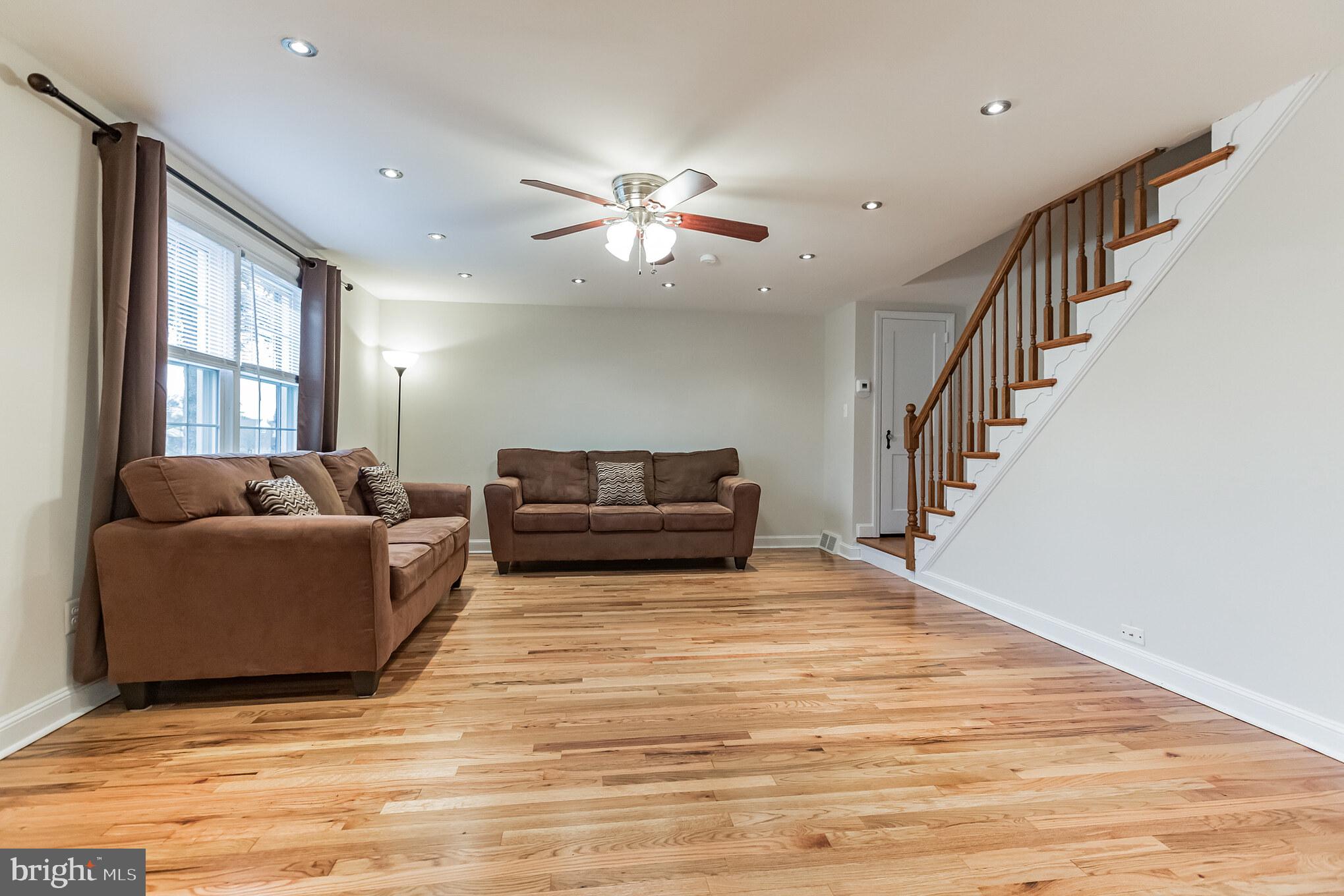 121 Heatherwood Road Havertown, PA 19083 - Photo 11 of 39 Loving Room