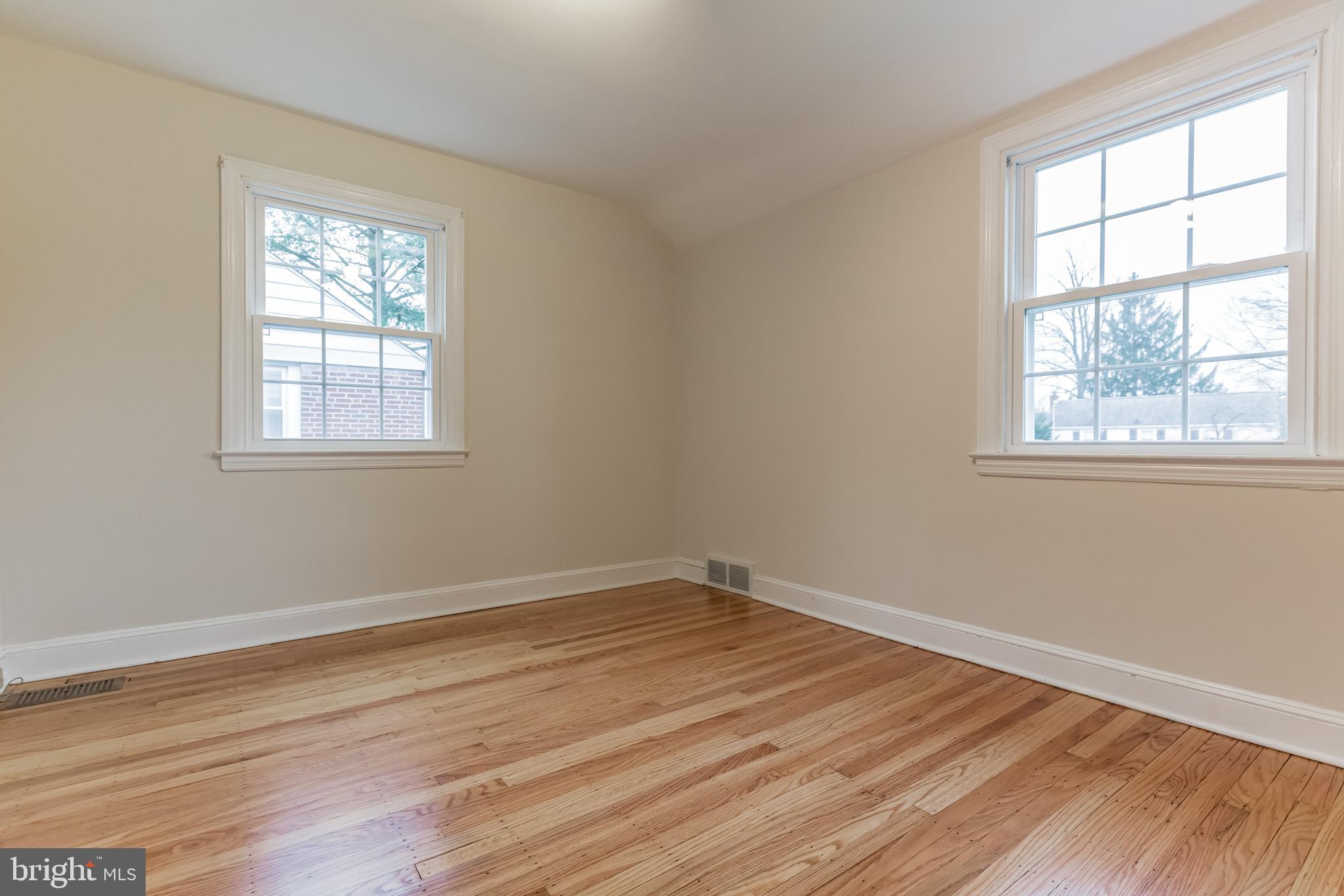 121 Heatherwood Road Havertown, PA 19083 - Photo 25 of 39 Fourth Bedroom