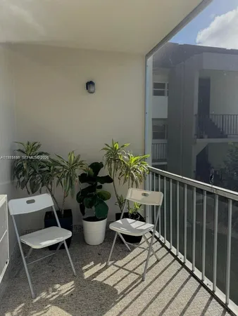 $1,950 | 1530 Northeast 191st Street, Unit 241, Miami, FL 33179