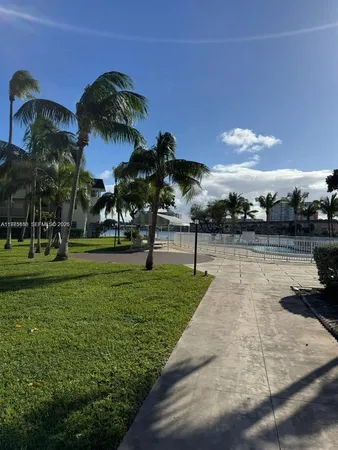 $1,950 | 1530 Northeast 191st Street, Unit 241, Miami, FL 33179