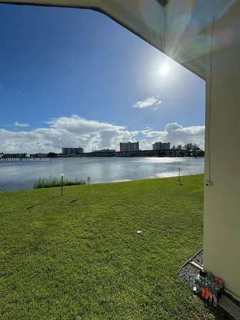 $1,950 | 1530 Northeast 191st Street, Unit 241, Miami, FL 33179
