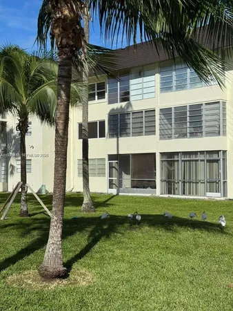$1,950 | 1530 Northeast 191st Street, Unit 241, Miami, FL 33179
