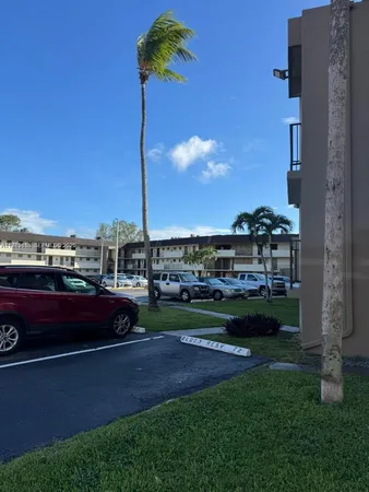 $1,950 | 1530 Northeast 191st Street, Unit 241, Miami, FL 33179