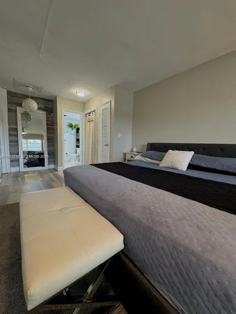 $1,950 | 1530 Northeast 191st Street, Unit 241, Miami, FL 33179