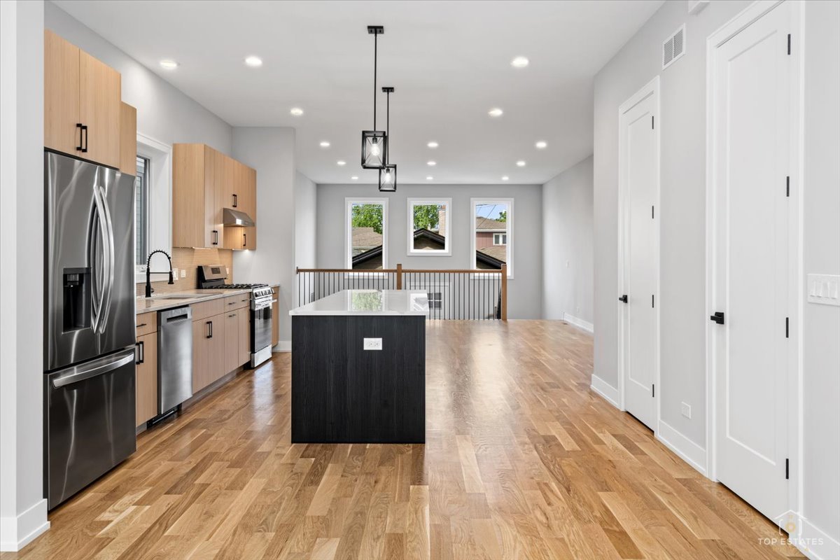5328 South Mason Avenue Chicago, IL 60638 - Photo 4 of 27