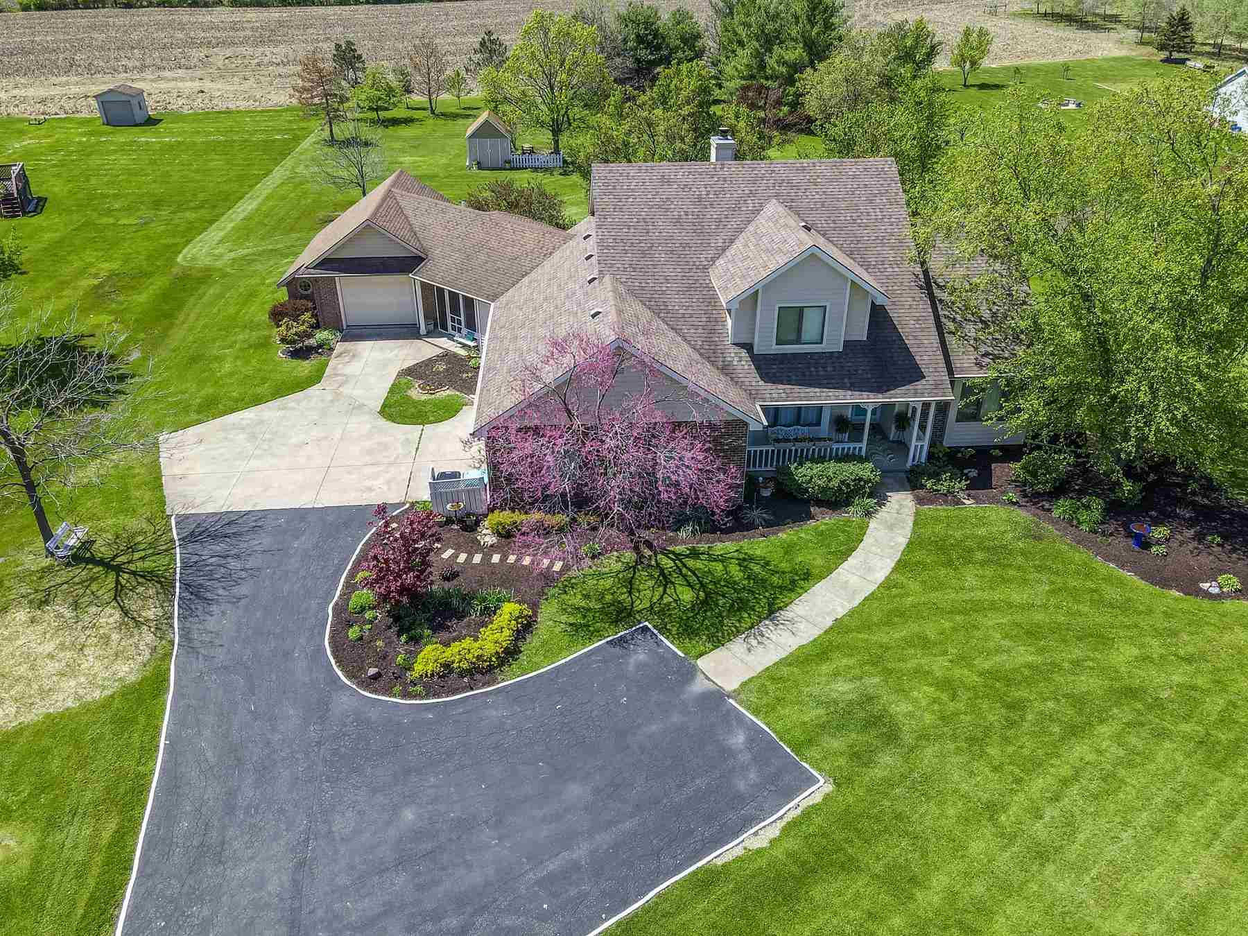 11306 Grabill Road Leo, IN 46765 - Photo 2 of 36