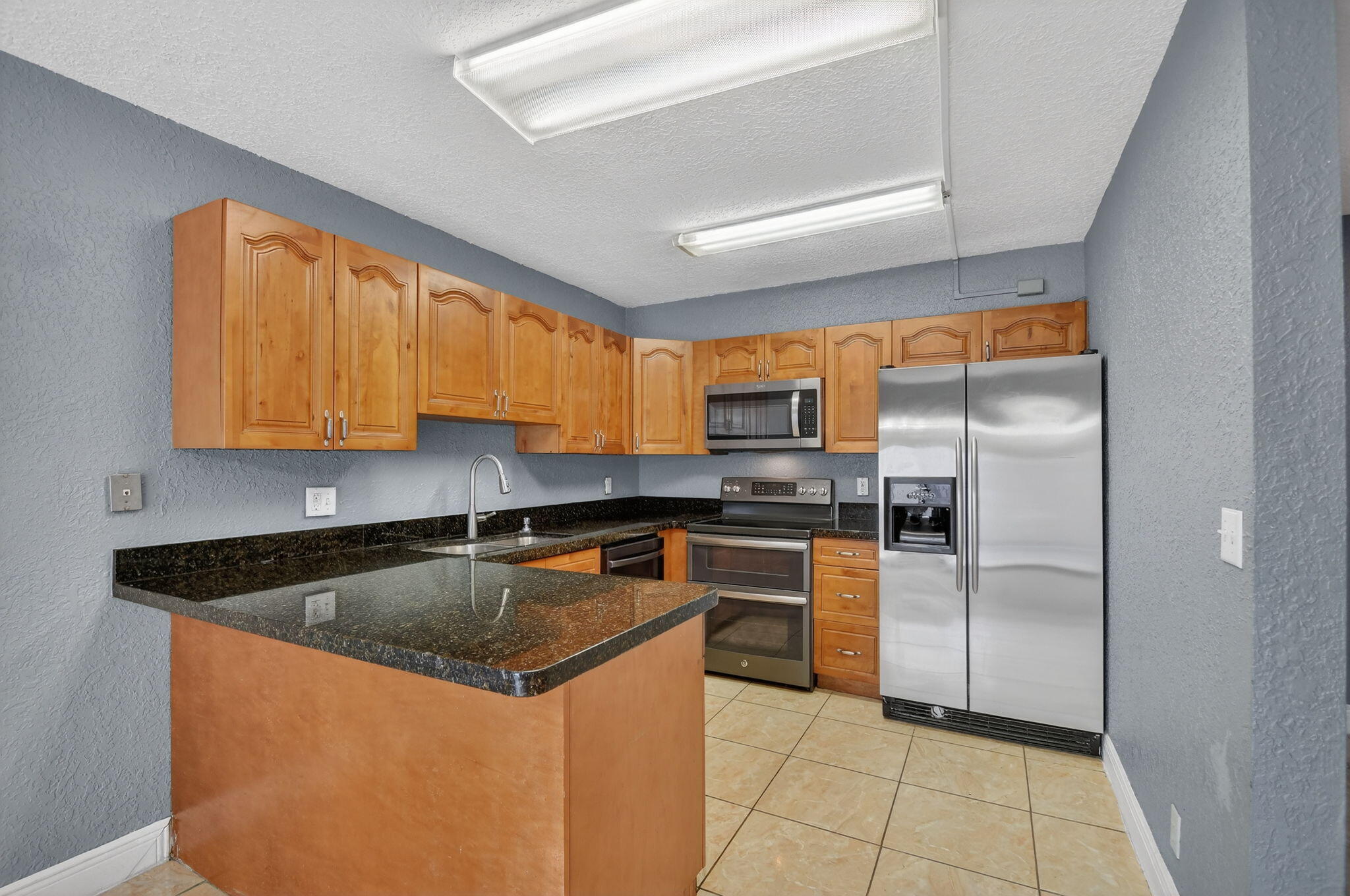 320 Woodland Road Palm Springs, FL 33461 - Photo 13 of 49 14-web-or-mls-DSC_4817