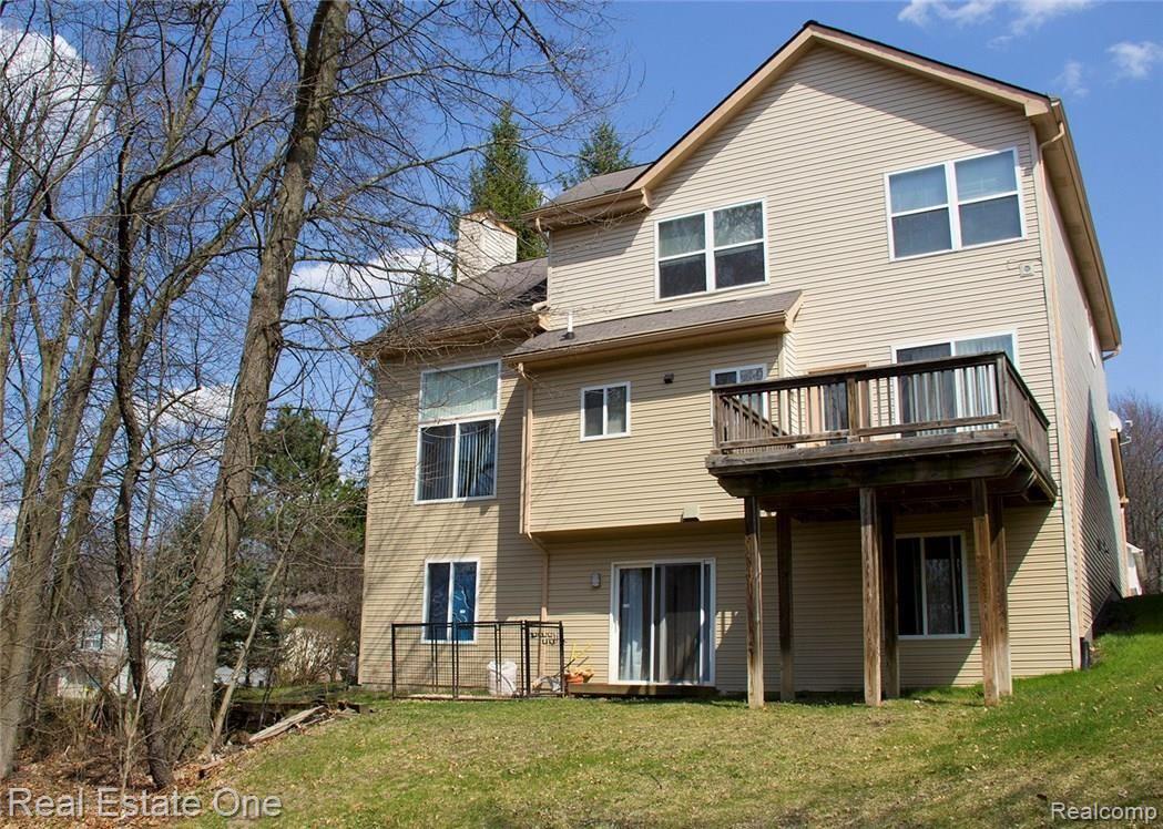 143 Eagle Ridge Road Lake Orion, MI 48360 - Photo 15 of 17 Rear View of Home
