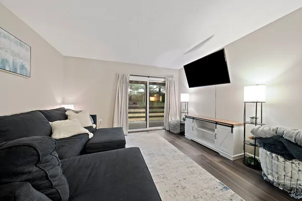 $430,000 | 22 Union Square, Unit 22, Randolph, MA 02368