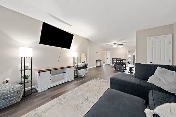 $430,000 | 22 Union Square, Unit 22, Randolph, MA 02368