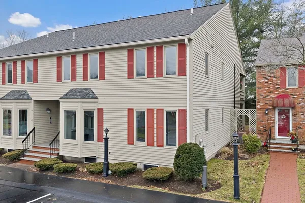 $430,000 | 22 Union Square, Unit 22, Randolph, MA 02368