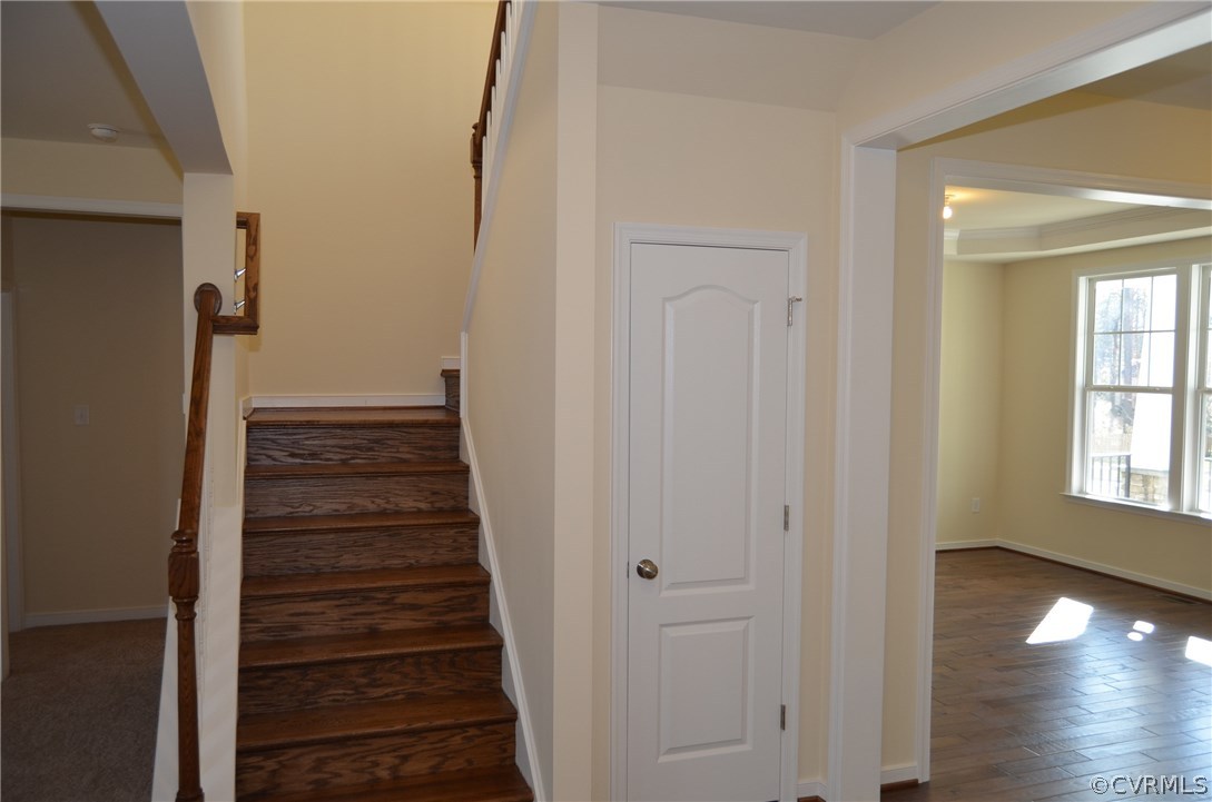 8607 Beyer Road Chesterfield, VA 23832 - Photo 24 of 28 Split staircase to 2nd Floor - Photo is from the b