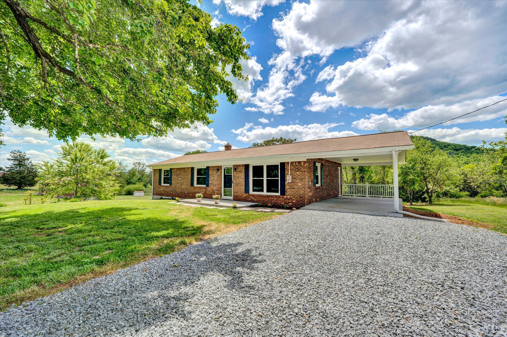 2693 Cavalry Road Callands, VA 24530 - Photo 2 of 20 234DA6C1-343E-4E8C-A975-50FEA8997B10