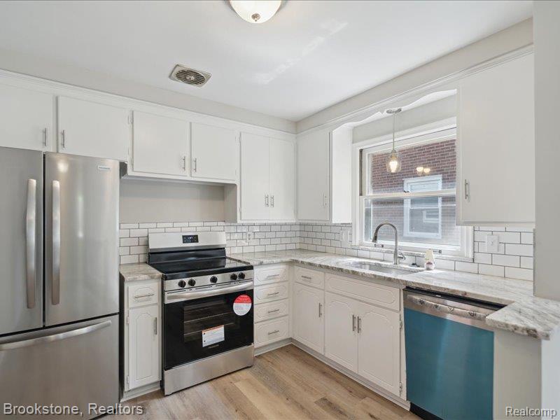 2198 Hawthorne Road Grosse Pointe Woods, MI 48236 - Photo 8 of 14