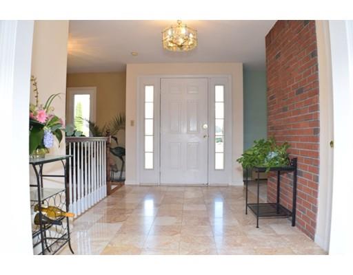 104 Barry Road Worcester, MA 01609 - Photo 2 of 30 Gallery Image 2