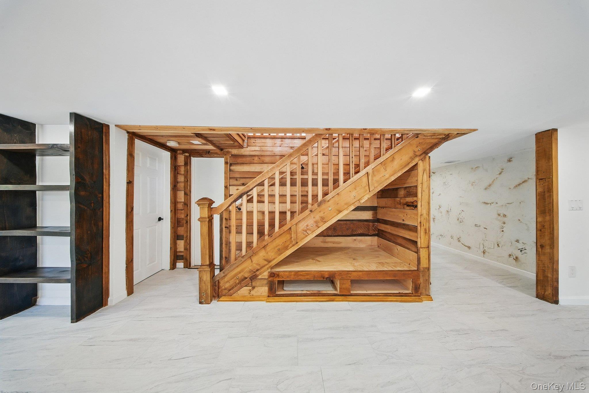 206 High Road Glen Spey, NY 12737 - Photo 19 of 42 a view of entryway