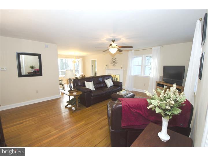 315 Greene Road Berwyn, PA 19312 - Photo 18 of 24 Living Room