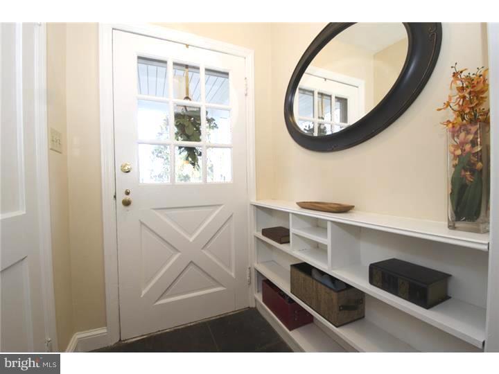 315 Greene Road Berwyn, PA 19312 - Photo 3 of 24 Foyer