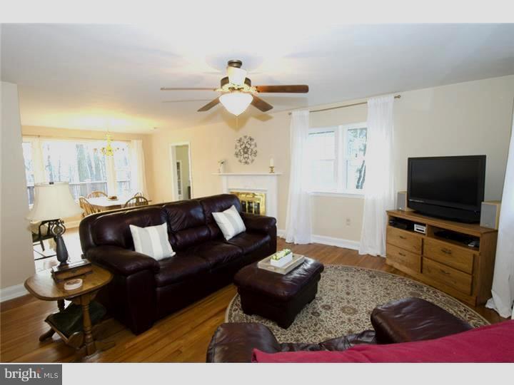 315 Greene Road Berwyn, PA 19312 - Photo 7 of 24 Living Room